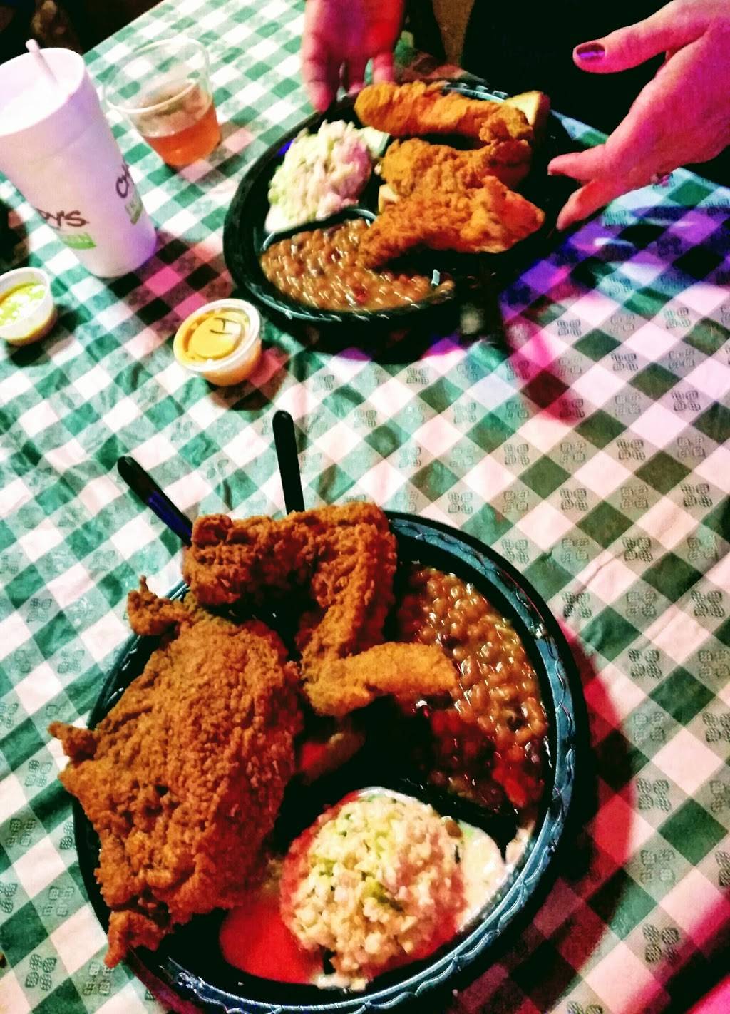 Champys Famous Fried Chicken | restaurant | 120 W E 2nd St, Muscle Shoals, AL 35661, USA | 2563899985 OR +1 256-389-9985