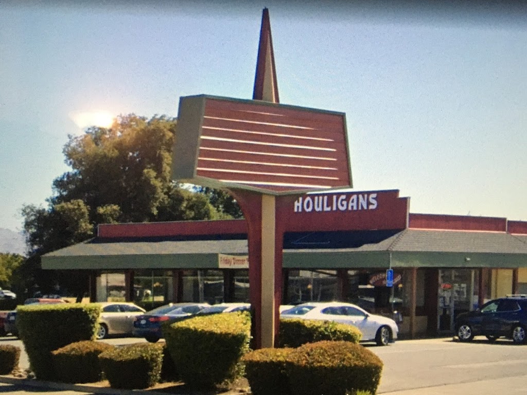 Starbucks | cafe | 111 San Felipe Rd, Hollister, CA 95023, USA | 8319000209 OR +1 831-900-0209