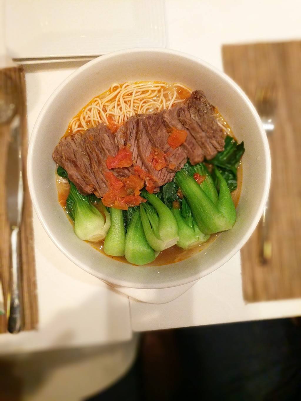 Meis Corner | restaurant | 105 E Delaware Pl, Chicago, IL 60611, USA | 3125736288 OR +1 312-573-6288