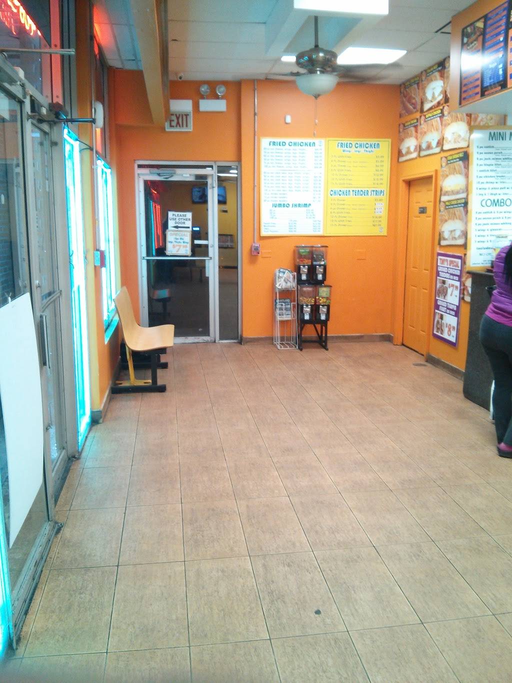 Sharks Fish & Chicken | restaurant | 17455 Kedzie Ave, Hazel Crest, IL 60429, USA | 7083359000 OR +1 708-335-9000