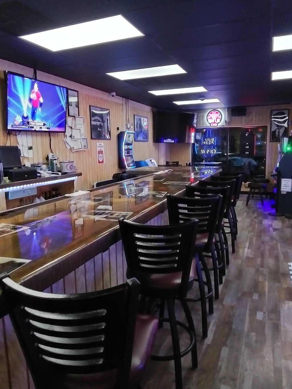 Looneys Little Chicago | restaurant | 219 17th St, Rock Island, IL 61201, USA | 3097882264 OR +1 309-788-2264