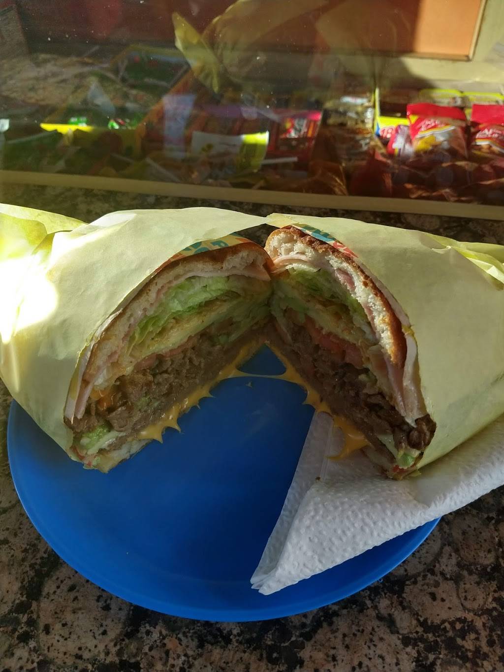 Tortas Danny | restaurant | Colinas 8922, Valle del Rubi Secc Terrazas, 22637 Tijuana, B.C., Mexico | 016646376685 OR +52 664 637 6685
