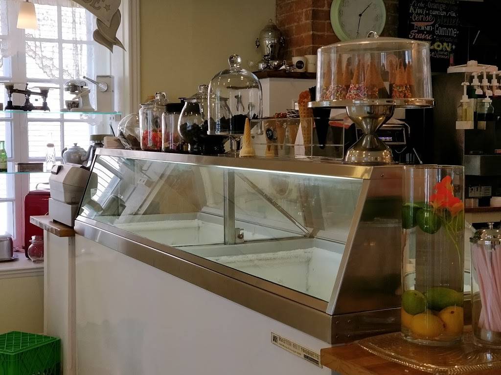 Le berlingot | restaurant | 218 Boulevard Sainte-Rose, Laval, QC H7L 1L6, Canada | 4509371180 OR +1 450-937-1180