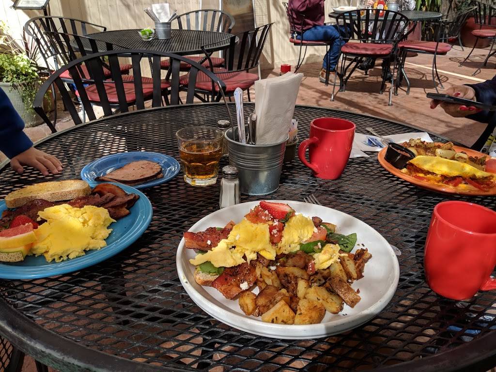 Cafe a la CArt and Carte Blanche Catering | restaurant | 150 N Main Ave, Tucson, AZ 85701, USA | 5206288533 OR +1 520-628-8533