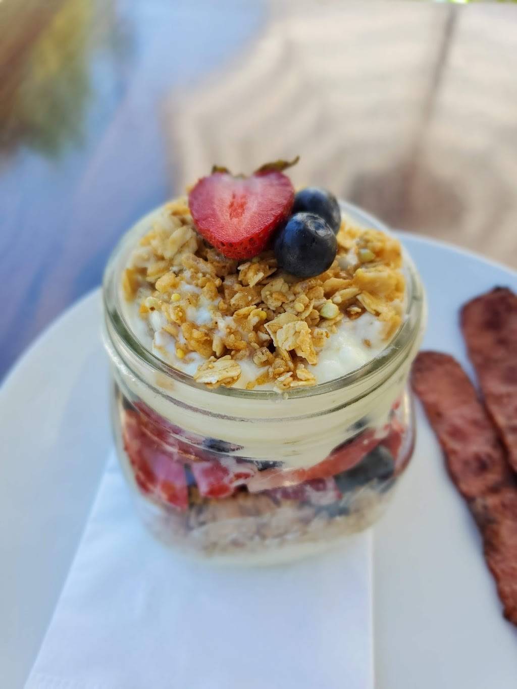 Colins Corner Cafe | restaurant | 138 W 3rd St, Harbor Springs, MI 49740, USA | 2314126061 OR +1 231-412-6061