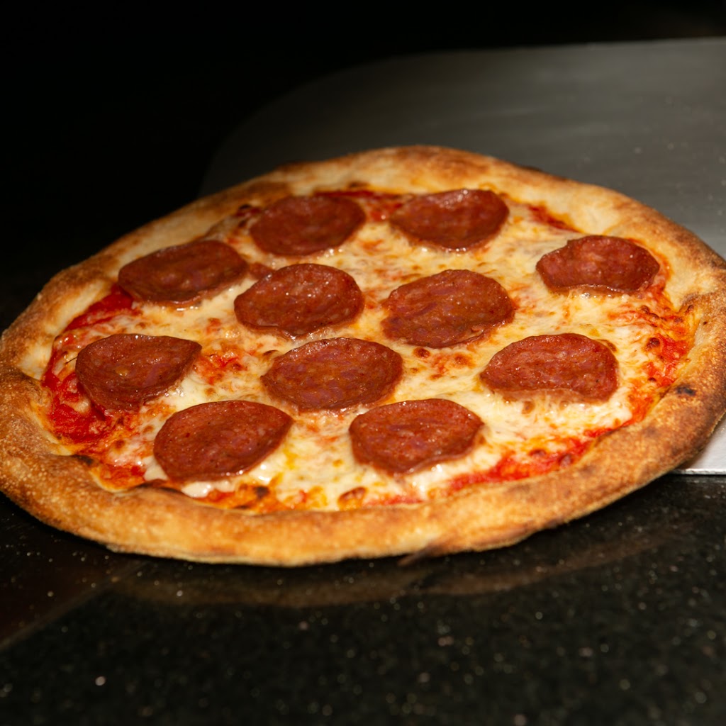 Wigos Pizza | restaurant | 12720 Main St Suite A, Hesperia, CA 92345, USA | 7609473900 OR +1 760-947-3900