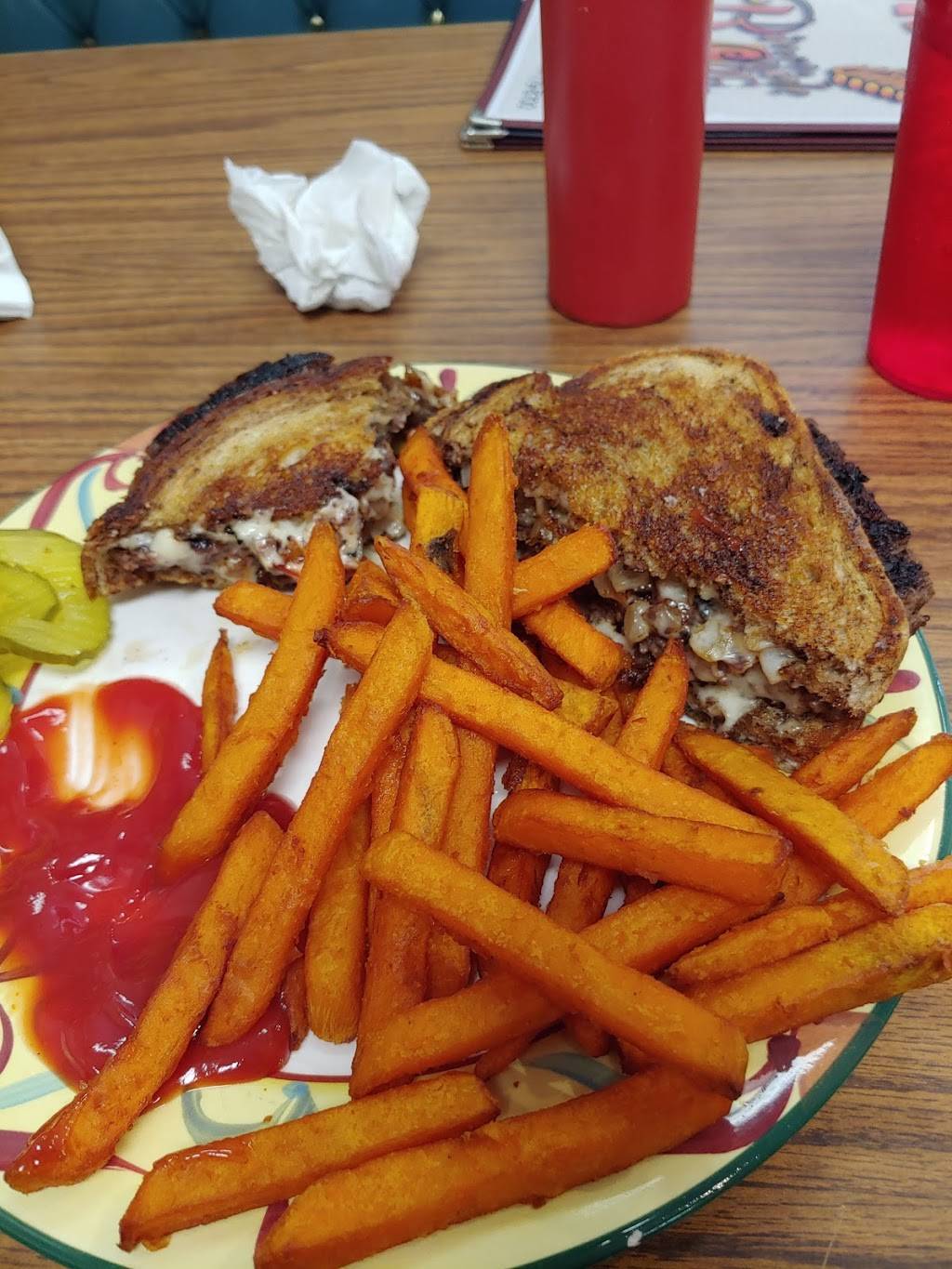 Riverside Cafe | restaurant | 9125 W Central Ave, Wichita, KS 67212, USA | 3167798700 OR +1 316-779-8700