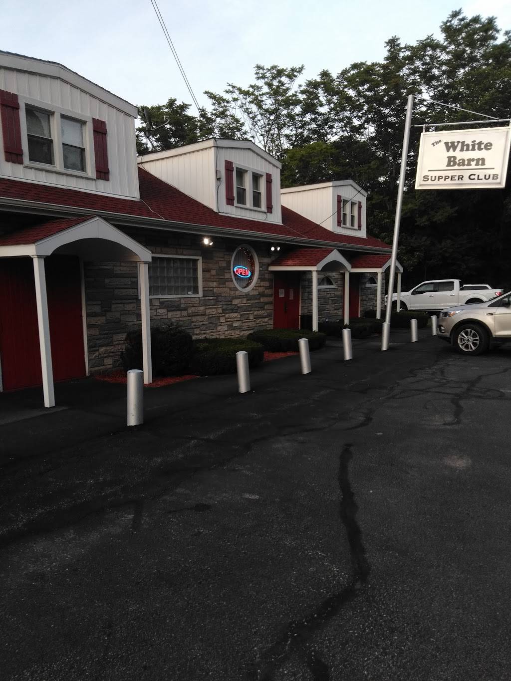 White Barn | restaurant | 2212 PA-88, Dunlevy, PA 15432, USA | 7243264199 OR +1 724-326-4199