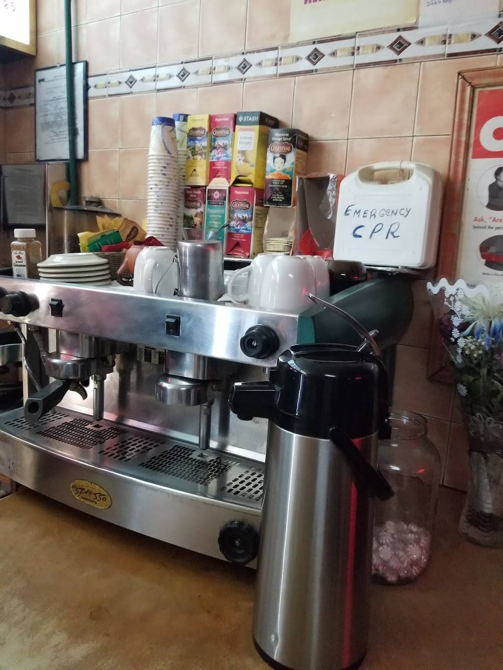 Taste of Dollys | restaurant | 40-07 111th St, Corona, NY 11368, USA | 7185651420 OR +1 718-565-1420