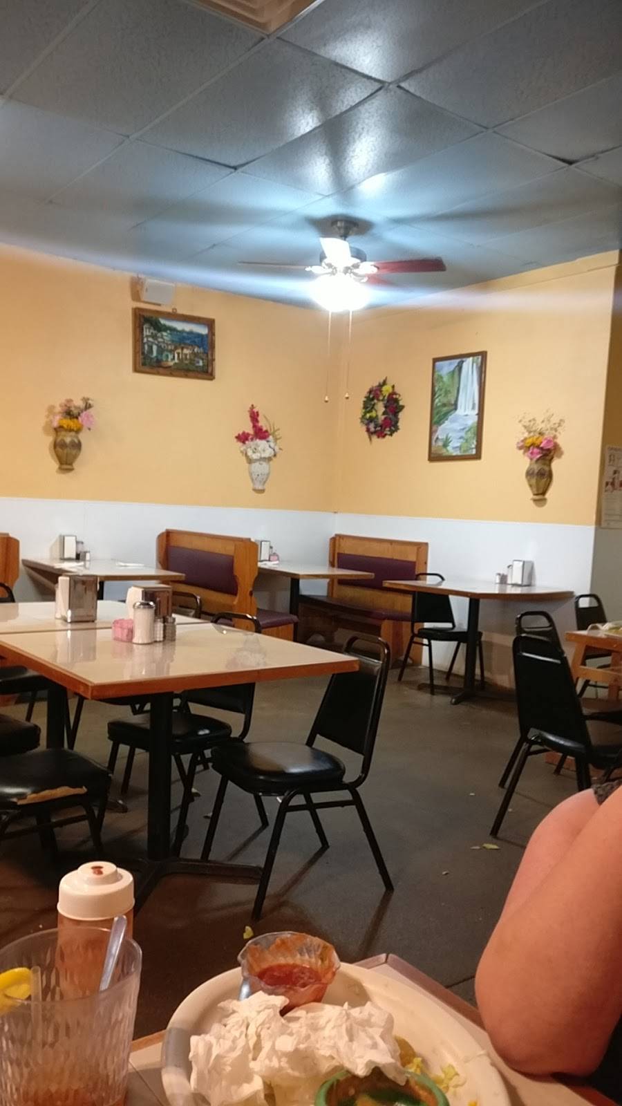 El Jacalito | restaurant | 102 S Main St, Crandall, TX 75114, USA | 9724729991 OR +1 972-472-9991