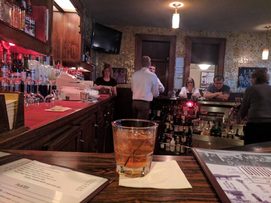 The Union Hotel & Restaurant | restaurant | 200 N Broadway, De Pere, WI 54115, USA | 9203366131 OR +1 920-336-6131