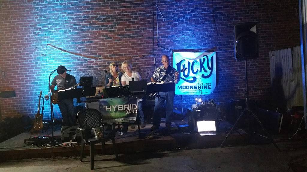 On Deck Bar And Grill | restaurant | 100 2nd St, Henderson, KY 42420, USA | 2708262424 OR +1 270-826-2424