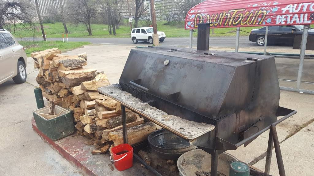 Big Ds BarbQue | restaurant | 101 Common St, Shreveport, LA 71101, USA | 3189460316 OR +1 318-946-0316