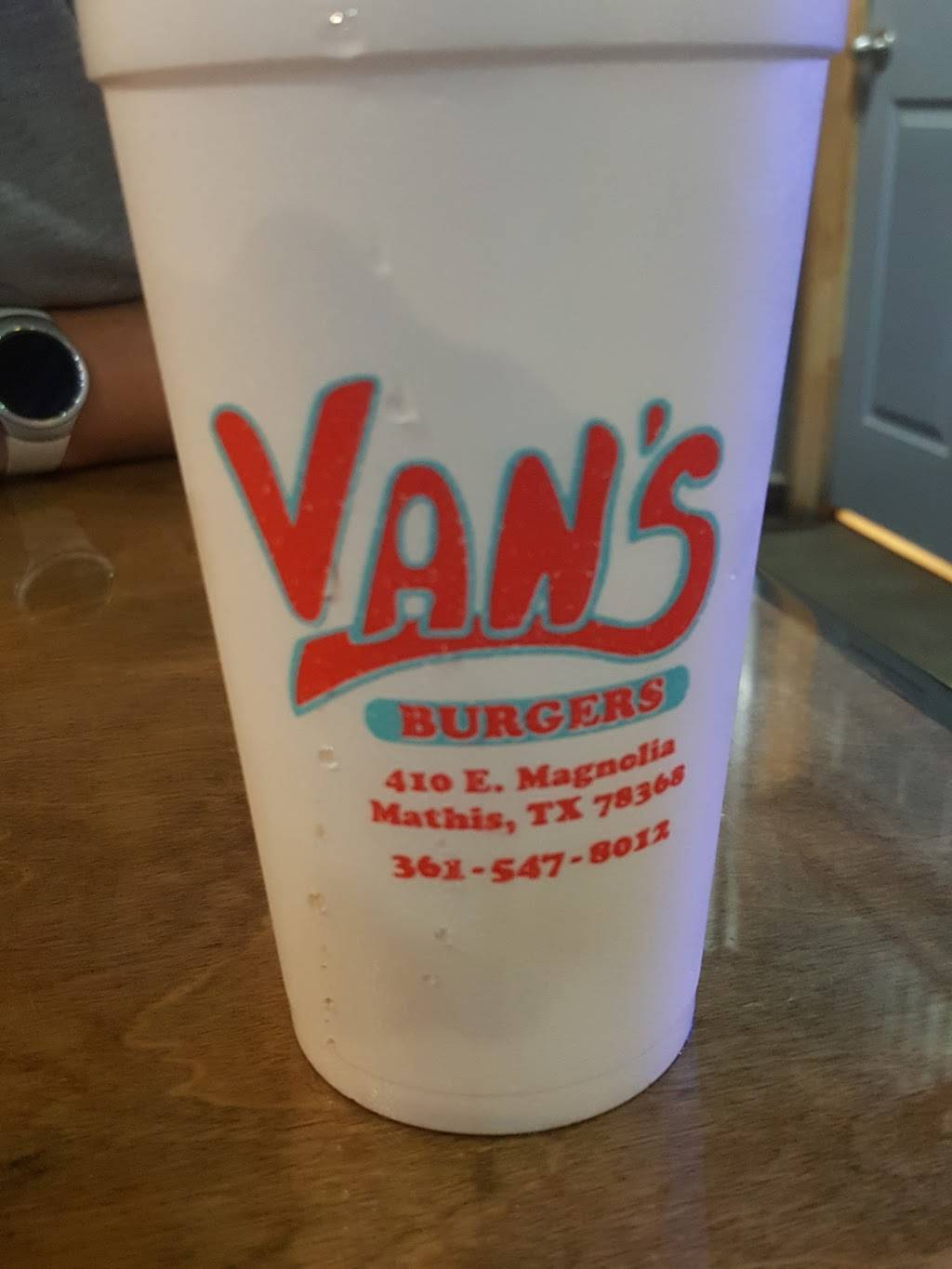 Vans Burgers & Soda Bar | restaurant | 411 E Magnolia St, Mathis, TX 78368, USA | 3615478012 OR +1 361-547-8012