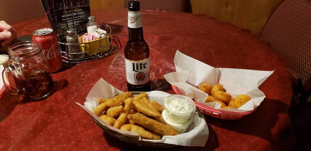 Roadhouse Bar And Grill | restaurant | W5164 WI-21, Necedah, WI 54646, USA | 6085652337 OR +1 608-565-2337
