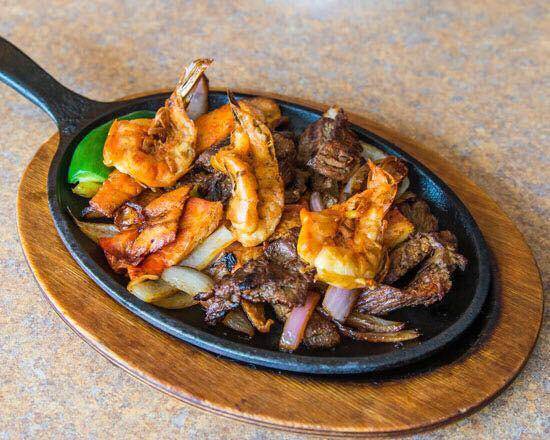 Pupuseria Emily | restaurant | 551 E Wyoming Ave, Philadelphia, PA 19120, USA | 2154037167 OR +1 215-403-7167