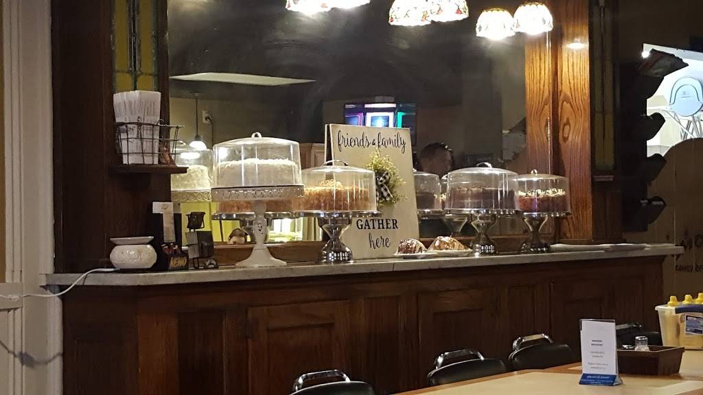 Smokeys Family Restaurant & Tap | restaurant | 205 Washington St, Republic, OH 44867, USA | 4195854027 OR +1 419-585-4027