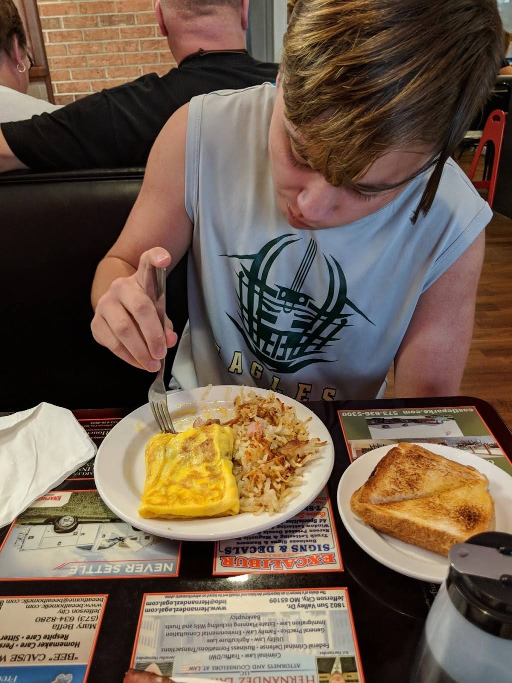 Nicks Family Restaurant | restaurant | 1507 E McCarty St, Jefferson City, MO 65101, USA | 5736347050 OR +1 573-634-7050