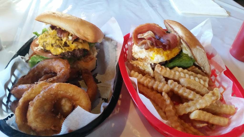 Marks Outing | restaurant | 1624 E Commerce St, San Antonio, TX 78205, USA | 2102998110 OR +1 210-299-8110