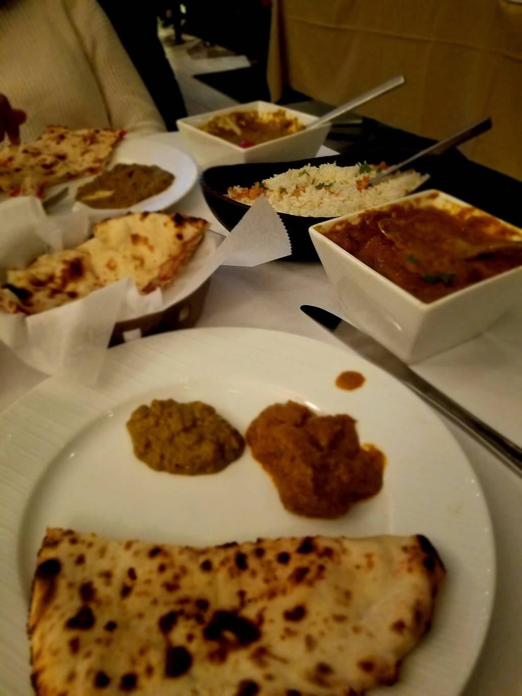 5 Tara Authentic Indian Cuisine | restaurant | 1600 Village Market Blvd SE Suite Number 132, Leesburg, VA 20175, USA | 5712939366 OR +1 571-293-9366