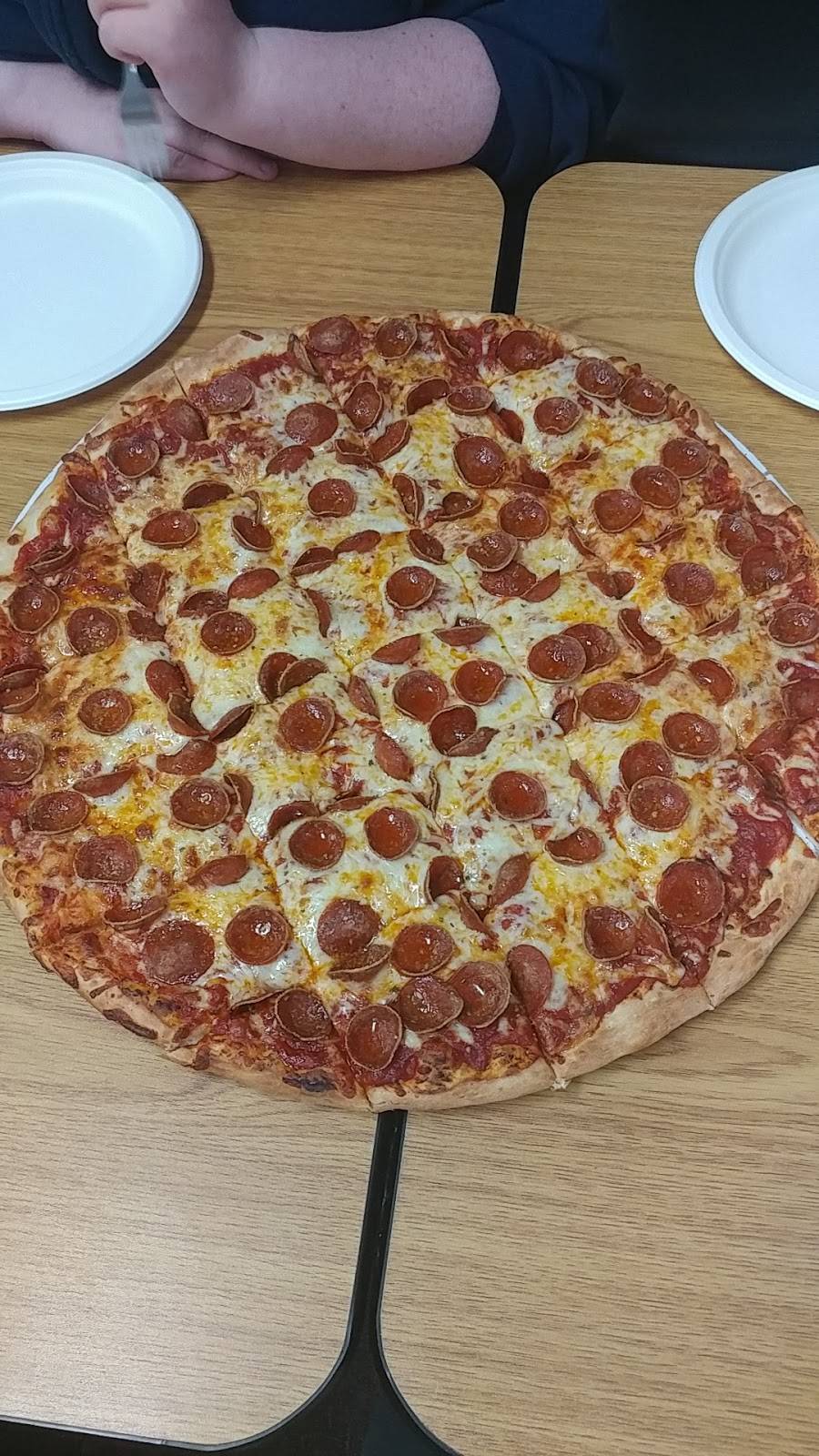 Carsons Corner Pizza and Ice Cream | restaurant | 116 Forsyth St, Piketon, OH 45661, USA | 7402891300 OR +1 740-289-1300