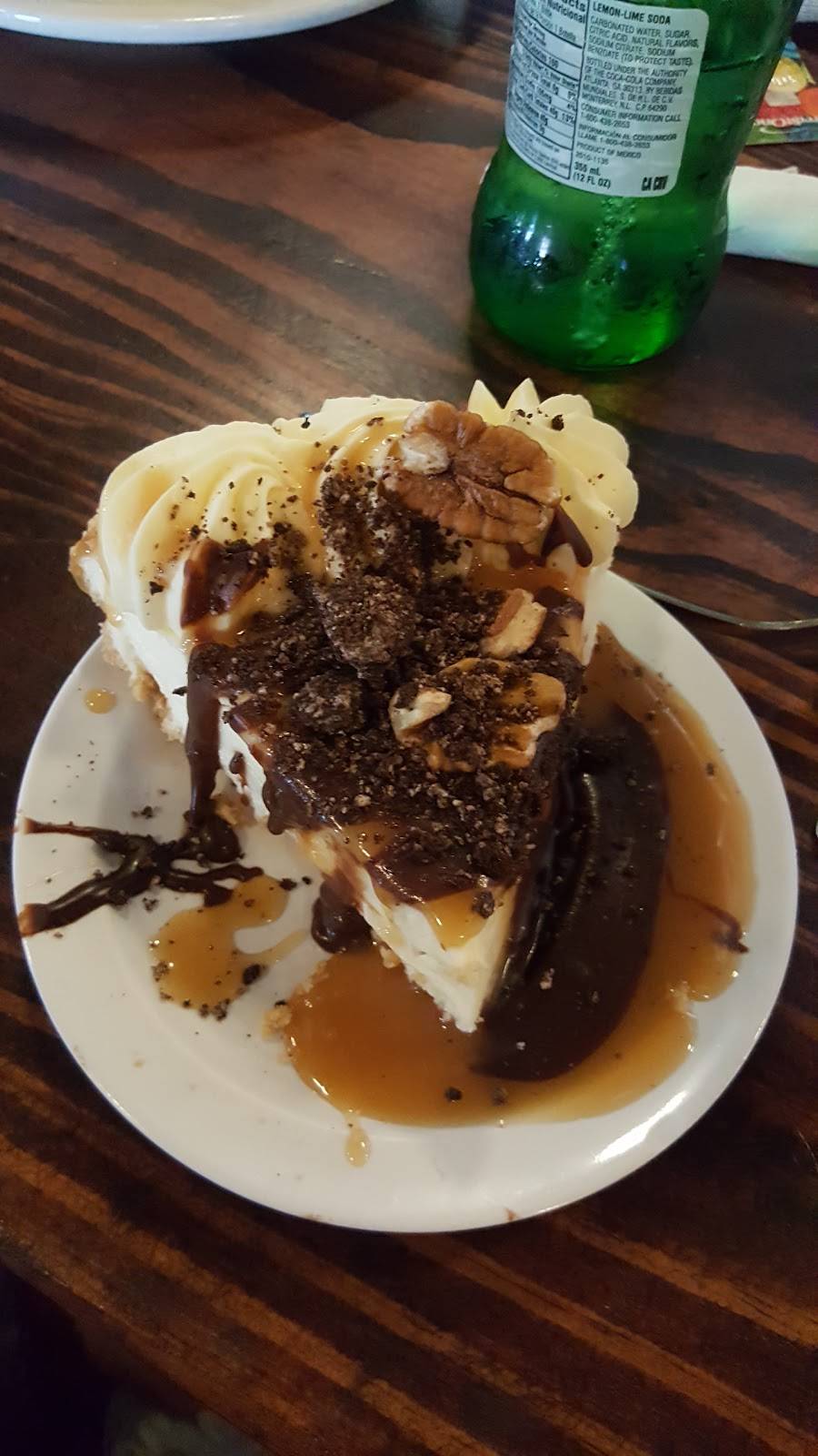 Hen House Cafe | restaurant | 613 W Broadway St #2407, Okemah, OK 74859, USA | 9186232501 OR +1 918-623-2501