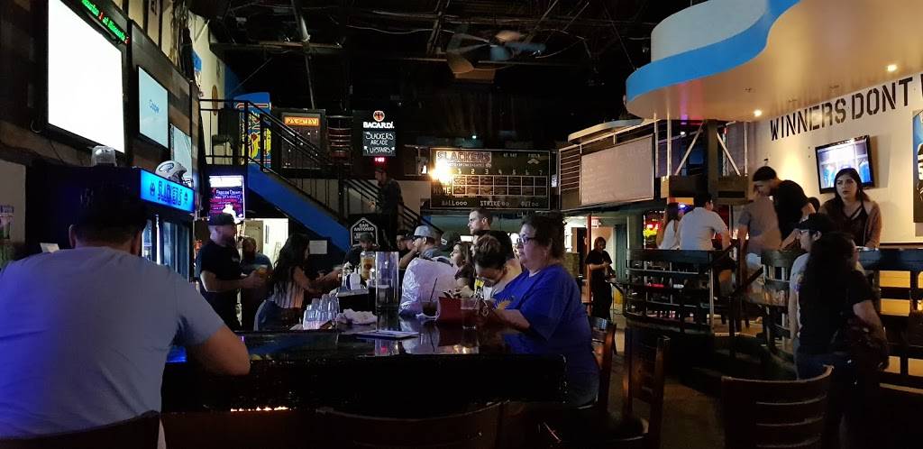 Slackers Sports Bar - Northstar | restaurant | 126 W Rector, San Antonio, TX 78216, USA | 2108452603 OR +1 210-845-2603