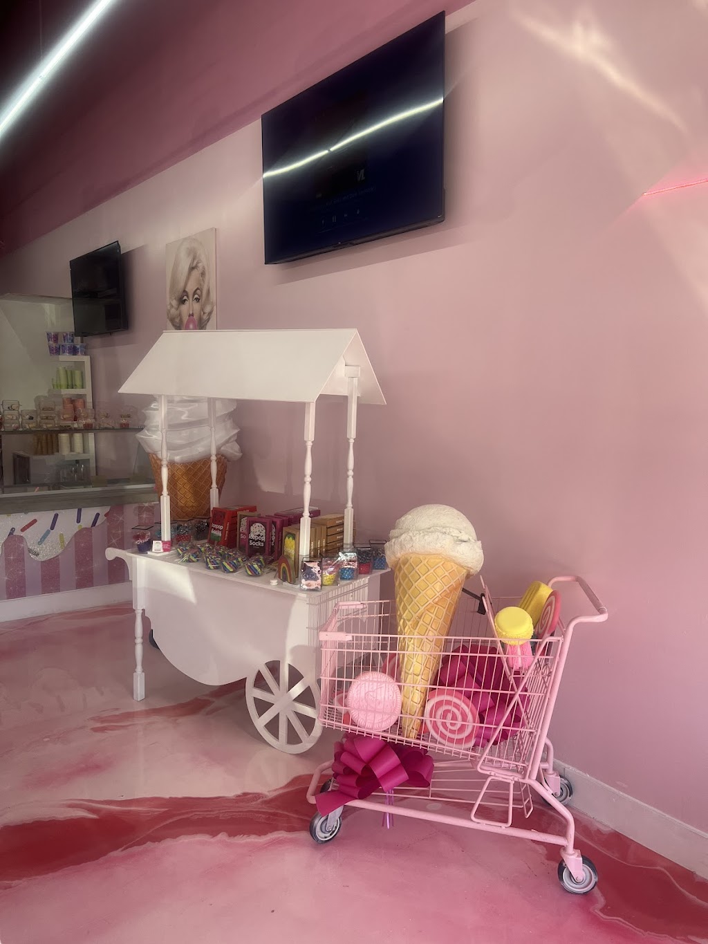Jolly Ice Parlor | restaurant | 6103 Hollywood Blvd Suite A, Hollywood, FL 33024, USA | 9544046176 OR +1 954-404-6176