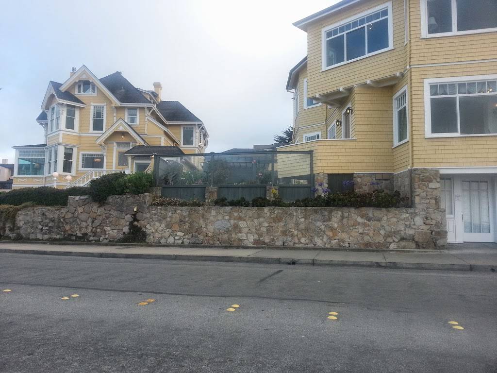 Casa Verde Inn | restaurant | 2113 N Fremont St, Monterey, CA 93940, USA | 8313755407 OR +1 831-375-5407