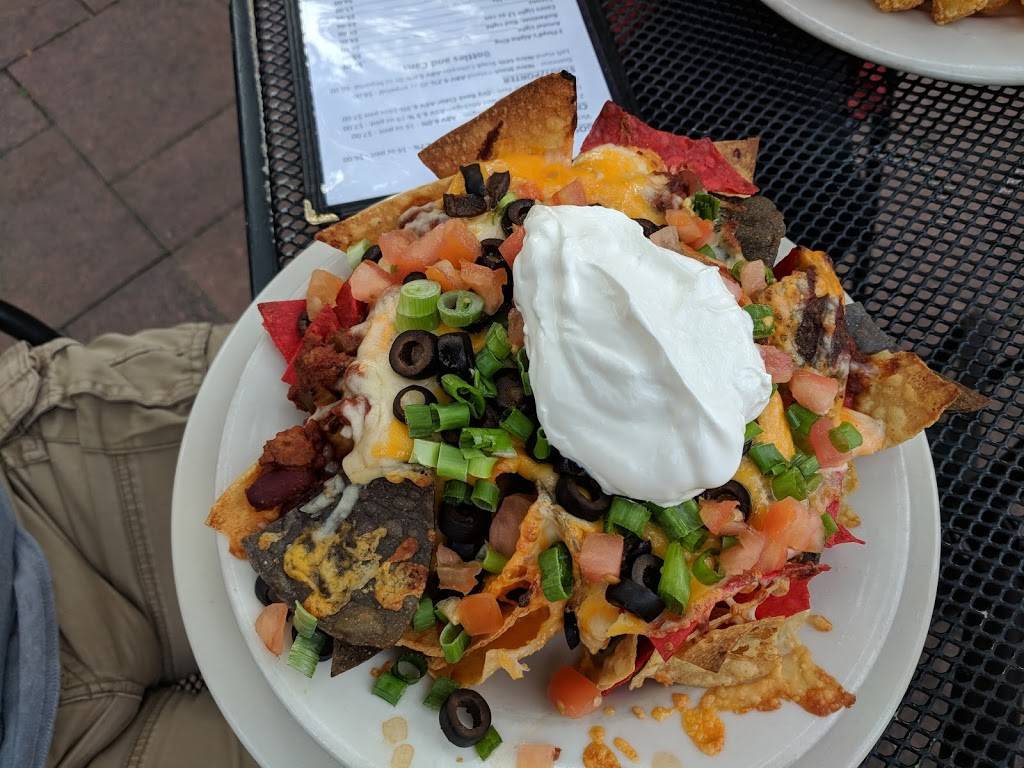 Daily Bar & Grill | restaurant | 4560 N Lincoln Ave, Chicago, IL 60625, USA | 7735616198 OR +1 773-561-6198