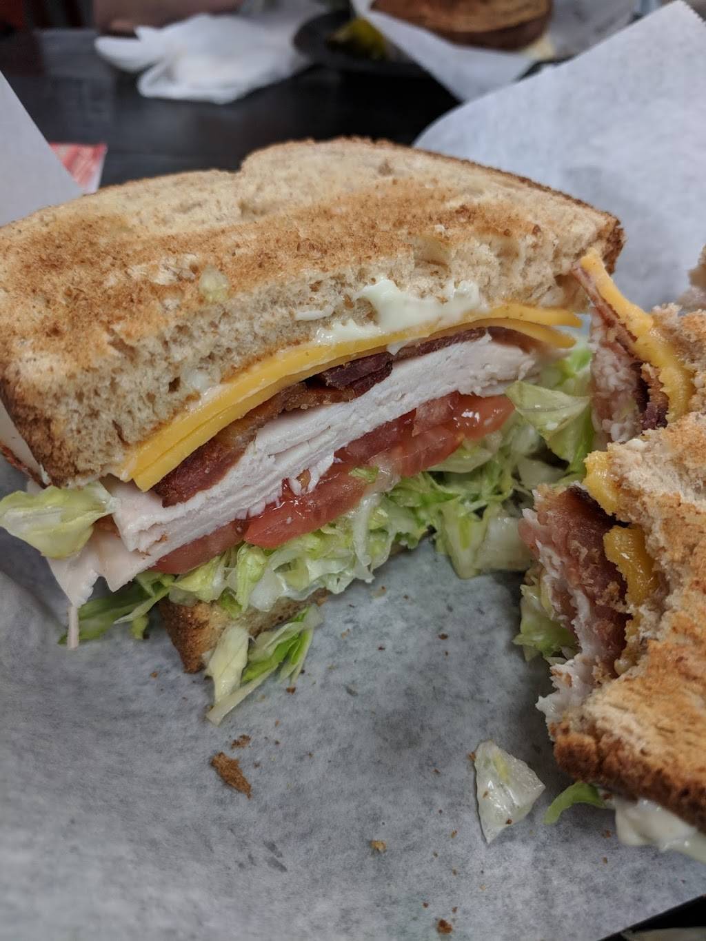 Lunchbox 22 | restaurant | 16618 Mountain Rd, Montpelier, VA 23192, USA | 8048836614 OR +1 804-883-6614