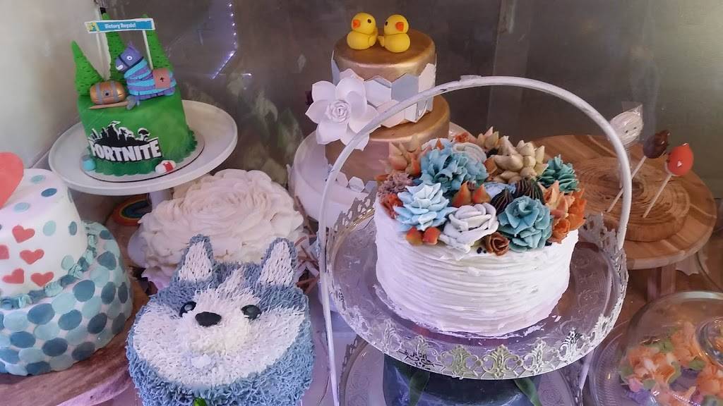 Cinnamons Bakery & Sandwich Shoppe | bakery | 1350 CA-2 #2, Wrightwood, CA 92397, USA | 7602495588 OR +1 760-249-5588