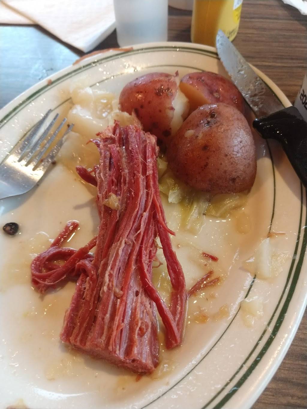 Hen House Cafe | restaurant | 1001 Carl Broggi Hwy, Lebanon, ME 04027, USA | 2073393044 OR +1 207-339-3044