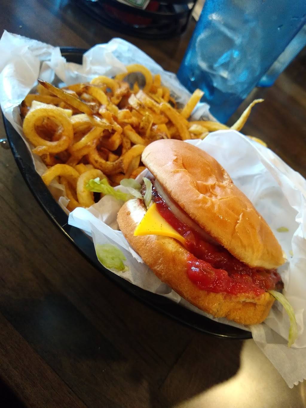 Wonderburger Grill | restaurant | 3333 W 111th St, Chicago, IL 60655, USA | 7732387200 OR +1 773-238-7200