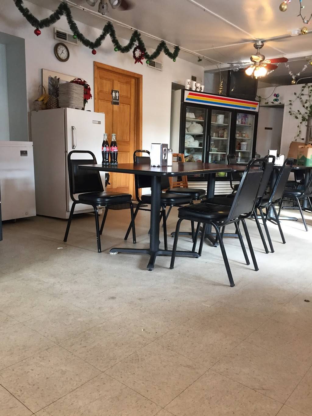 Paulinas | restaurant | 816 Belvidere St, Waukegan, IL 60085, USA | 8472634899 OR +1 847-263-4899