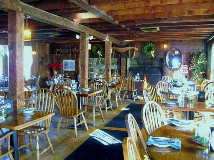 Oxhead Tavern | restaurant | 364 Main St, Sturbridge, MA 01566, USA | 5083477393 OR +1 508-347-7393