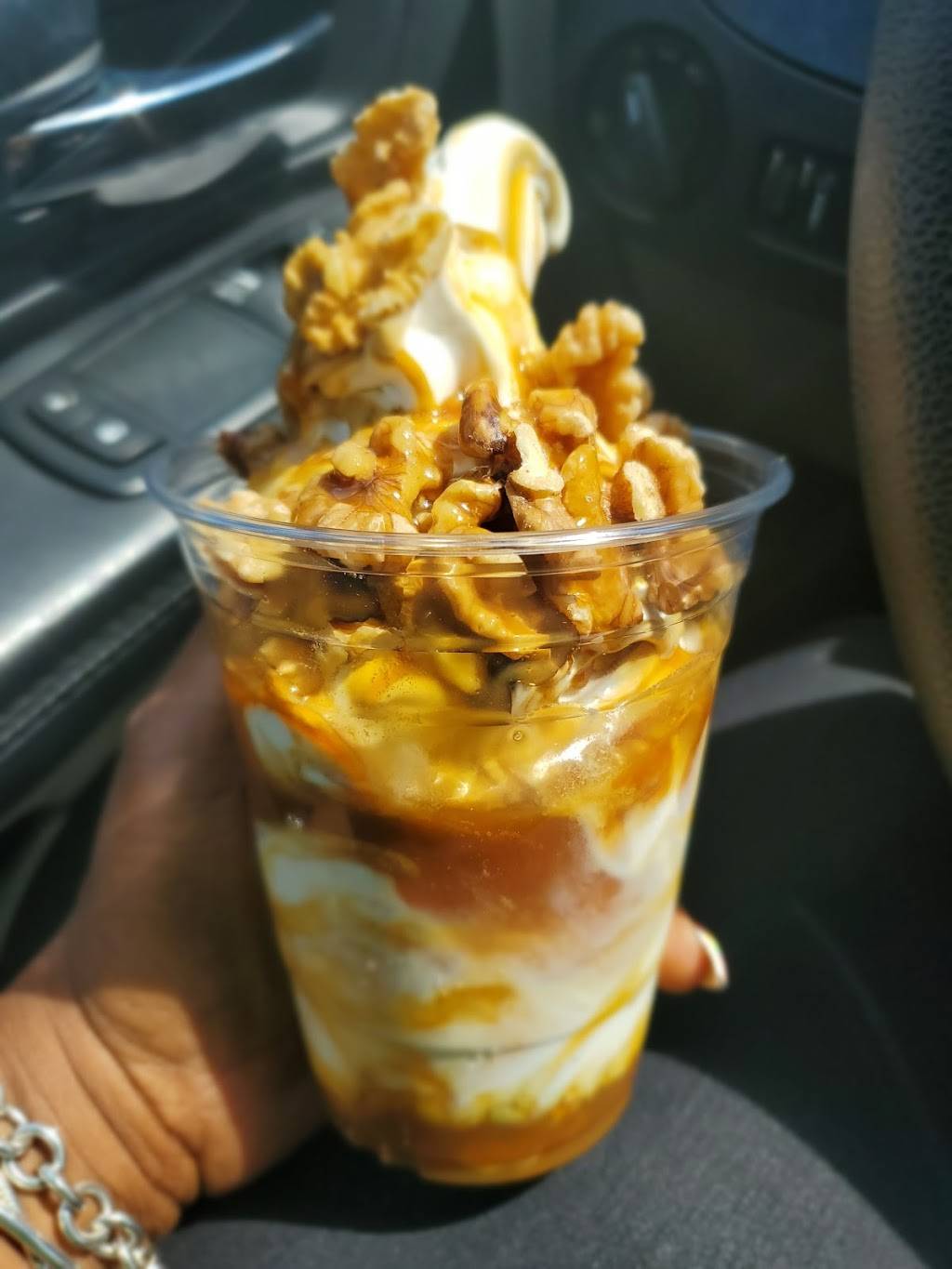 Dairy Freeze | restaurant | 21112 Boydton Plank Rd, McKenney, VA 23872, USA | 8044784012 OR +1 804-478-4012