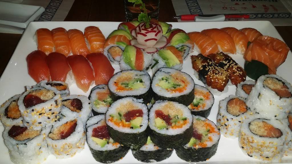 Restaurant Sumo Sushi | restaurant | 1300 Bd St Jean Baptiste, Pointe-aux-Trembles, QC H1B 4A4, Canada | 5146452888 OR +1 514-645-2888