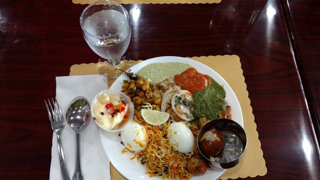 Mirchi Columbus, Indian Bar & Grill | restaurant | 195 E Campus View Blvd, Columbus, OH 43235, USA | 6144300090 OR +1 614-430-0090