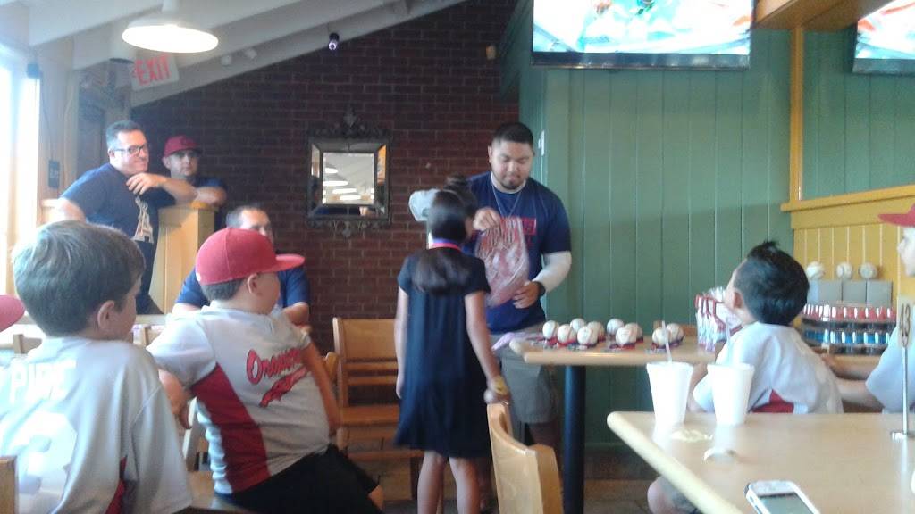 Straw Hat Pizza | restaurant | 3765 La Sierra Ave, Riverside, CA 92505, USA | 9513542590 OR +1 951-354-2590