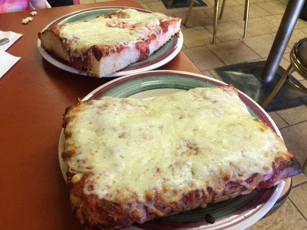 La Gondola Pizzeria | restaurant | 4 Market Square, Pittsburgh, PA 15222, USA | 4122615252 OR +1 412-261-5252