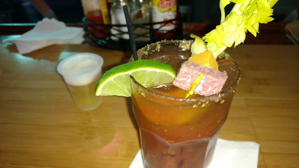 Reds Good Food & Spirits | restaurant | 12350 Palm Beach Blvd, Fort Myers, FL 33905, USA | 2396900083 OR +1 239-690-0083