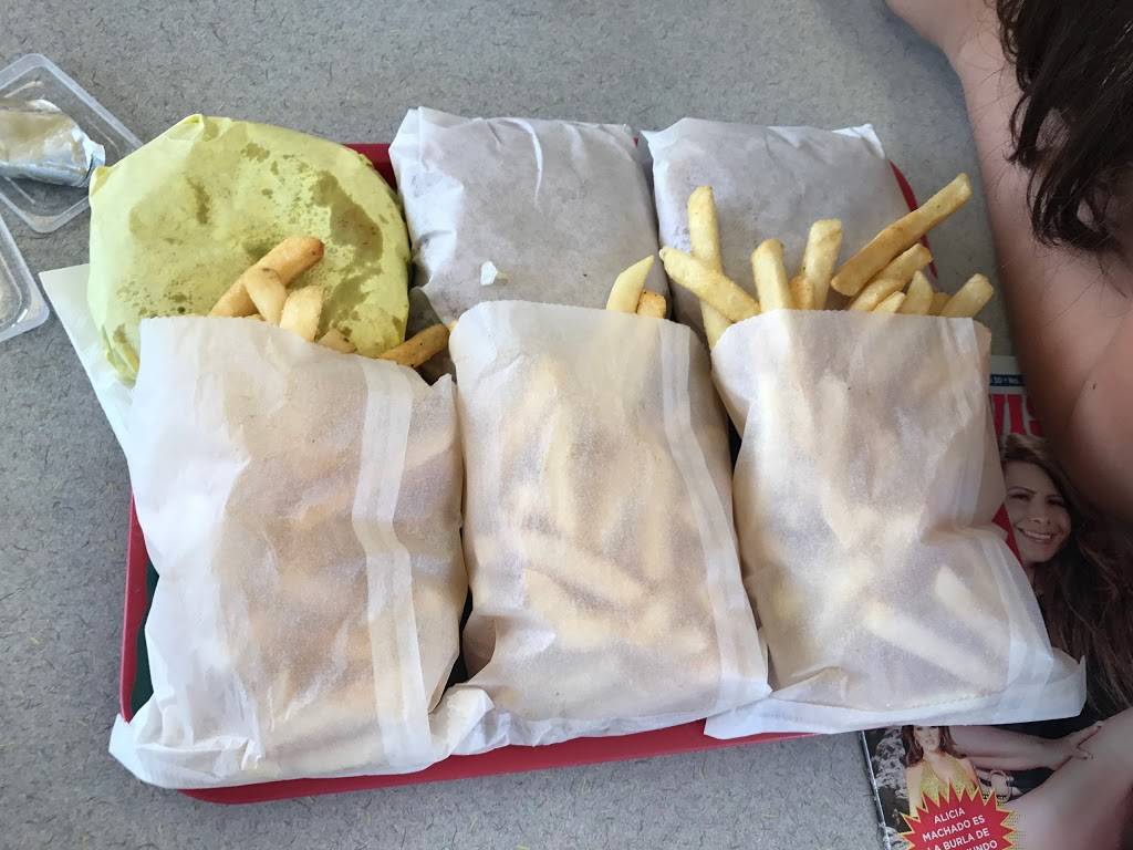 Leos Burgers | restaurant | 701 E Alondra Blvd, Compton, CA 90221, USA | 3106082134 OR +1 310-608-2134