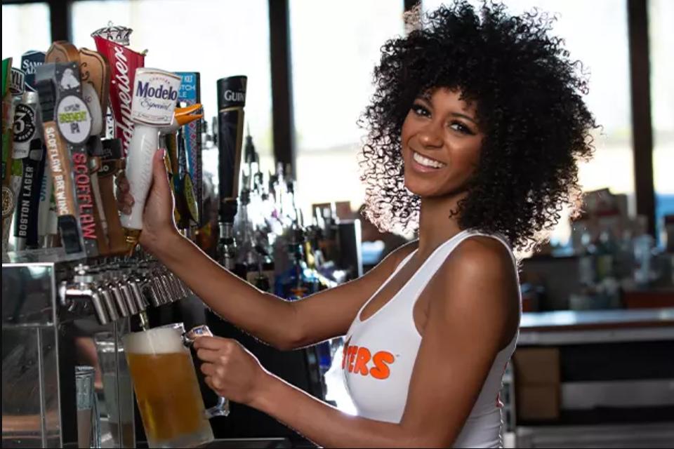 Hooters | restaurant | 8938 San Jose Blvd, Jacksonville, FL 32257, USA | 9046369800 OR +1 904-636-9800