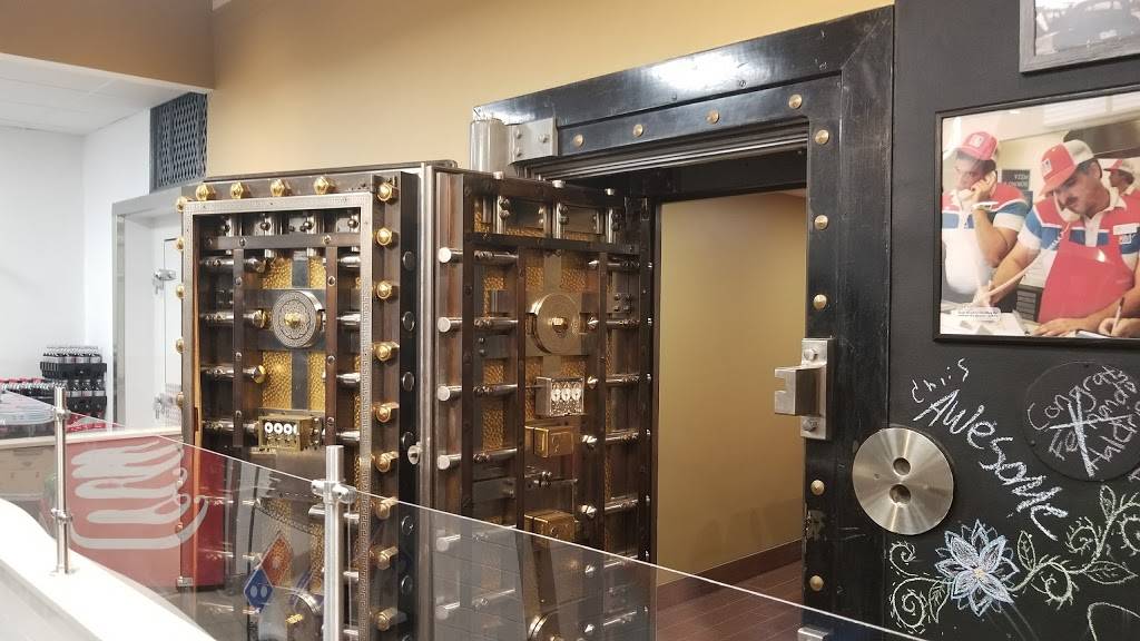 Dominos Pizza | meal delivery | 192 Water St, Gardiner, ME 04345, USA | 2072032200 OR +1 207-203-2200