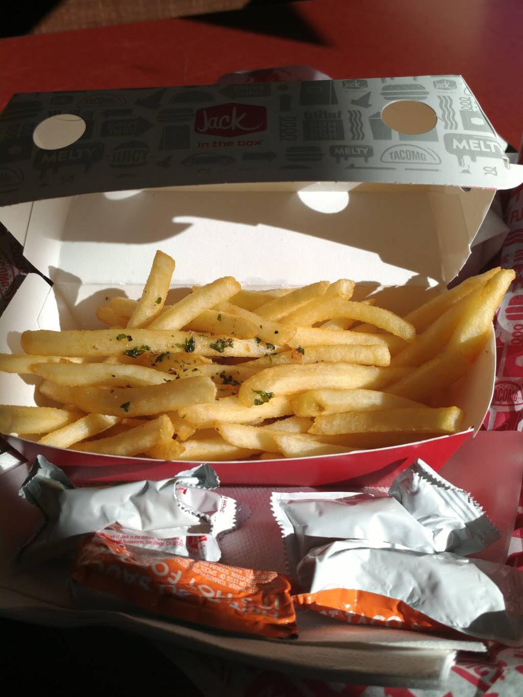 Jack in the Box | restaurant | 4828 Laurel Canyon Blvd, North Hollywood, CA 91607, USA | 8187604199 OR +1 818-760-4199