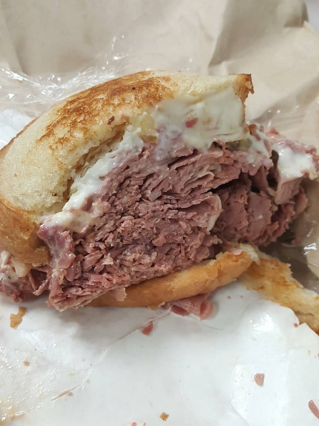 Mr. Corned Beef | restaurant | 8906 Eight Mile Rd, Ferndale, MI 48220, USA | 2486773314 OR +1 248-677-3314
