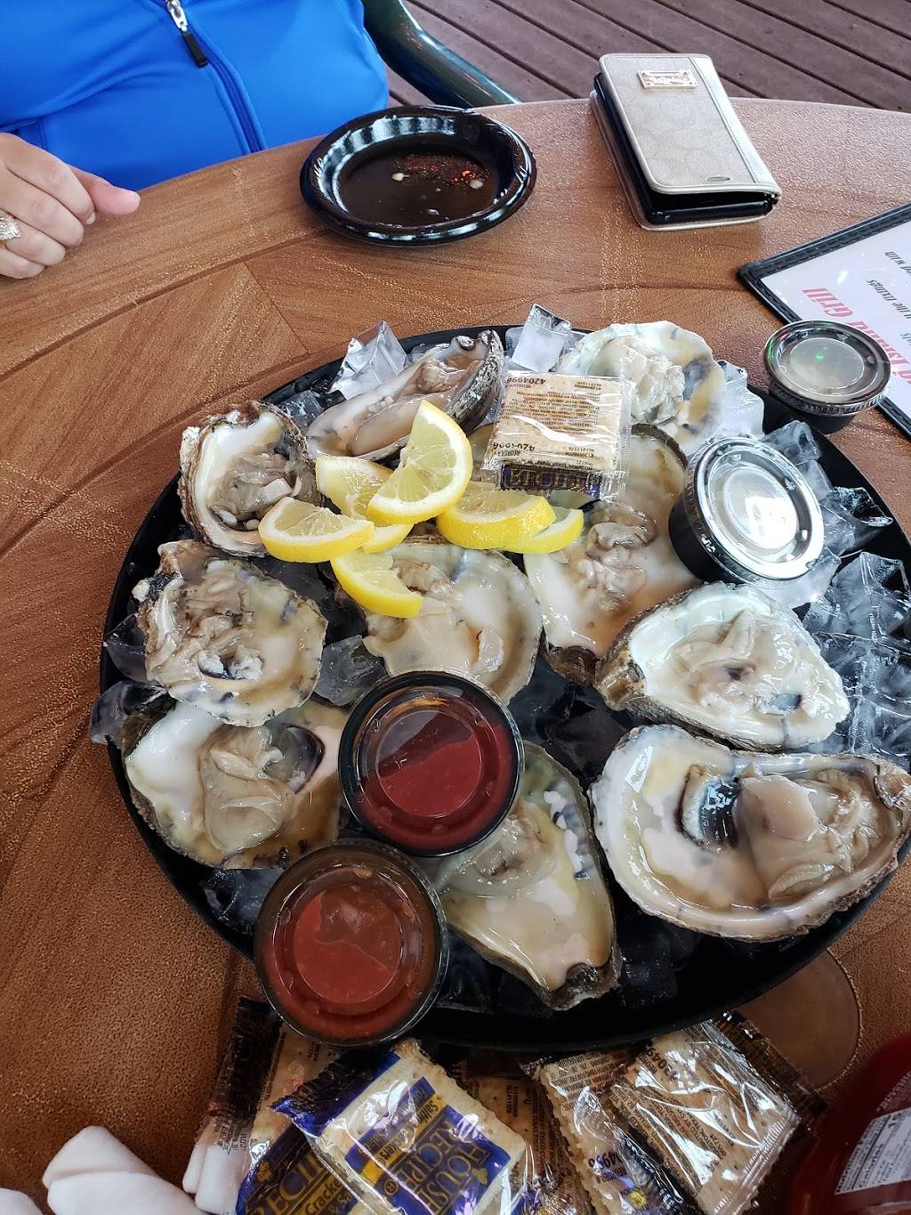 Sand Bar and Island Grill | restaurant | 9580, 3101 E Lake Shore Dr, Twin Lakes, WI 53181, USA | 2628779500 OR +1 262-877-9500