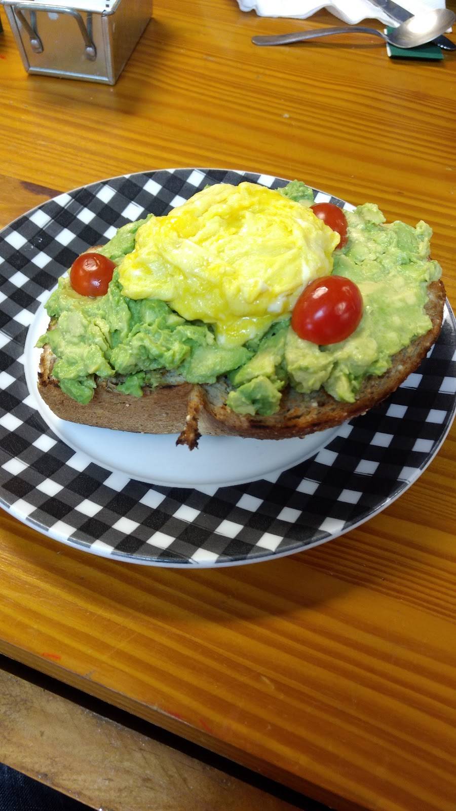 Hazels Diner | restaurant | 9906 Main St, Hebron, IL 60034, USA | 8156482910 OR +1 815-648-2910