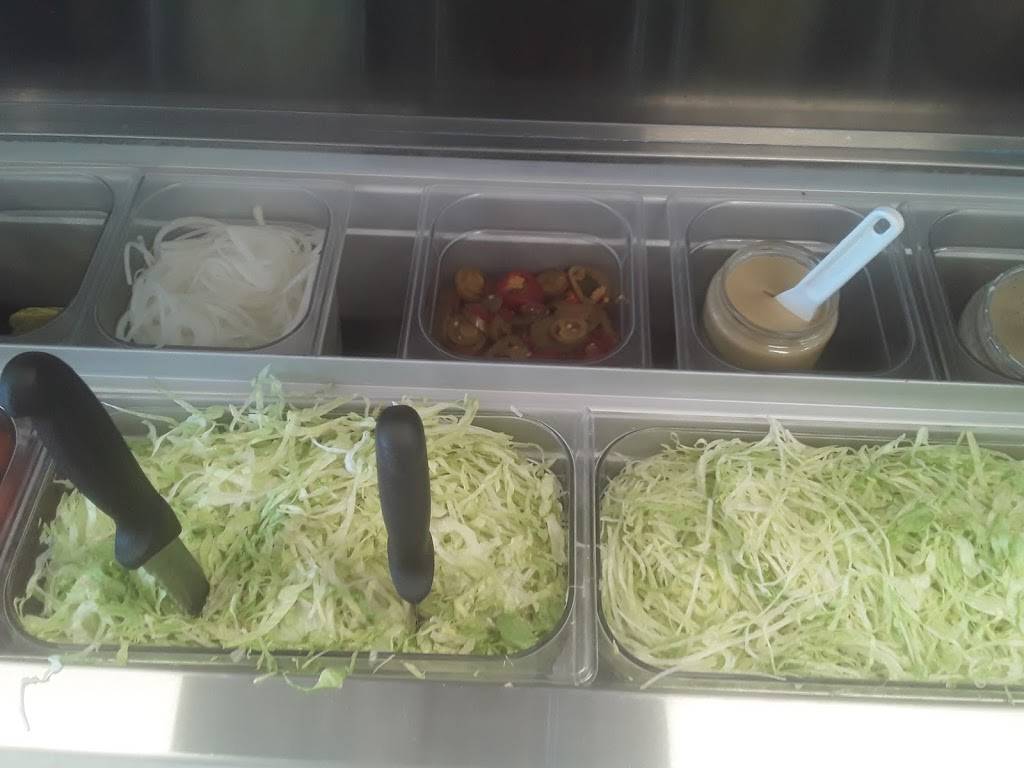 Jimmy Johns | restaurant | 2314 SE Military Dr #111, San Antonio, TX 78223, USA | 2108194988 OR +1 210-819-4988